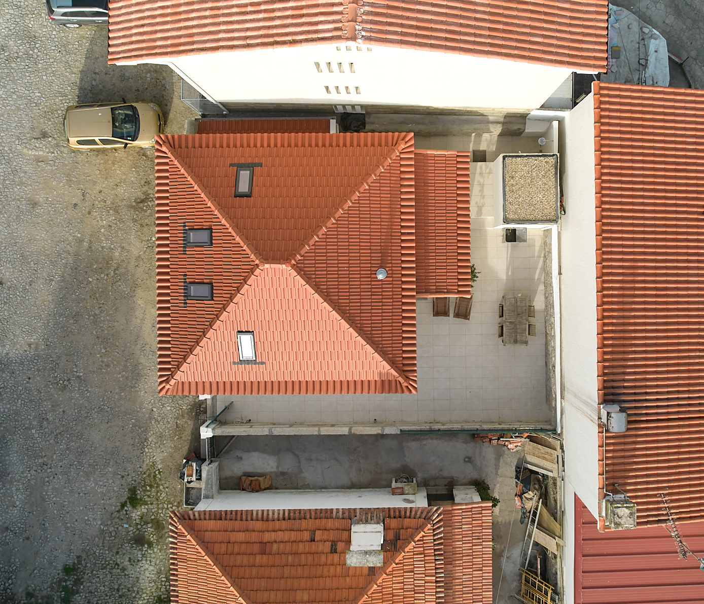 Railworker House Minho — Rebuild, Artwork